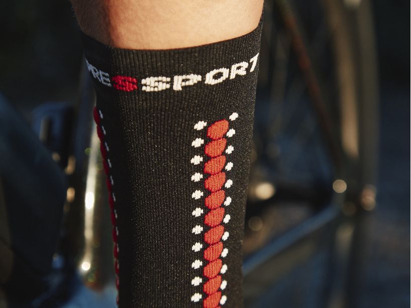 PRO RACING SOCKS V4.0 BIKE - BLACKRED